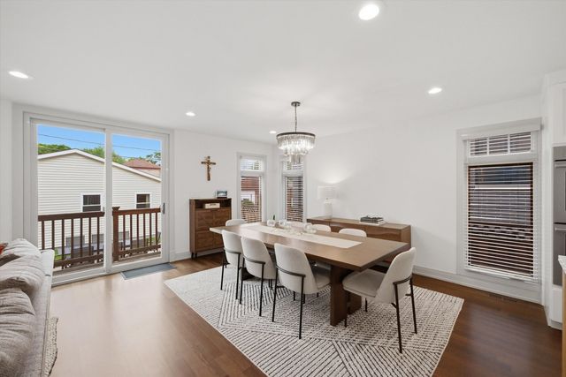 6057 N Tripp Avenue, Chicago, IL 60646