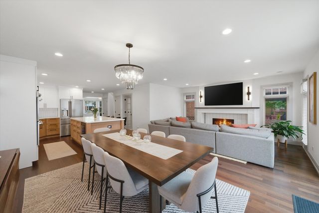 6057 N Tripp Avenue, Chicago, IL 60646