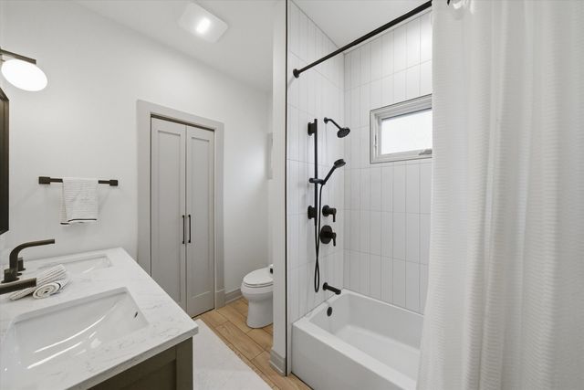 6057 N Tripp Avenue, Chicago, IL 60646