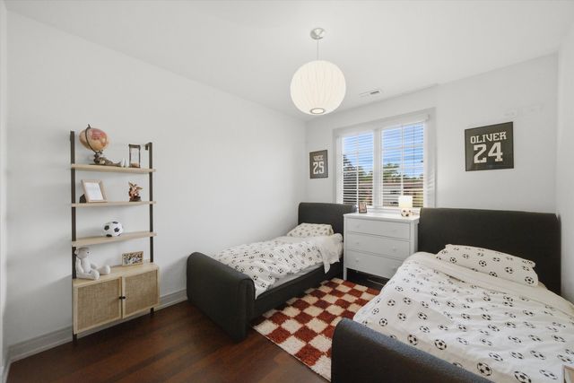6057 N Tripp Avenue, Chicago, IL 60646