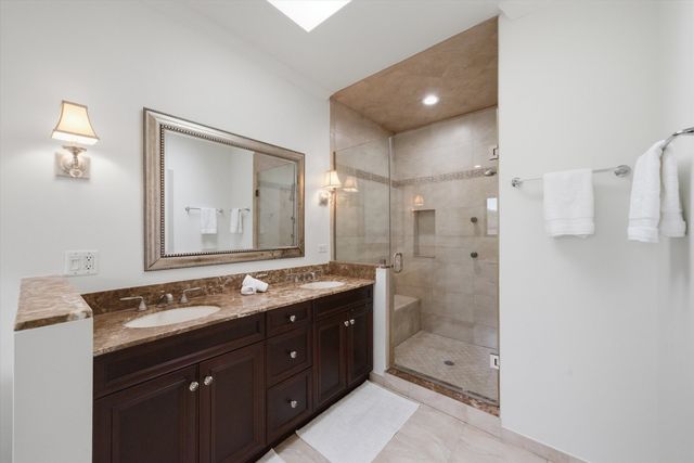 6057 N Tripp Avenue, Chicago, IL 60646