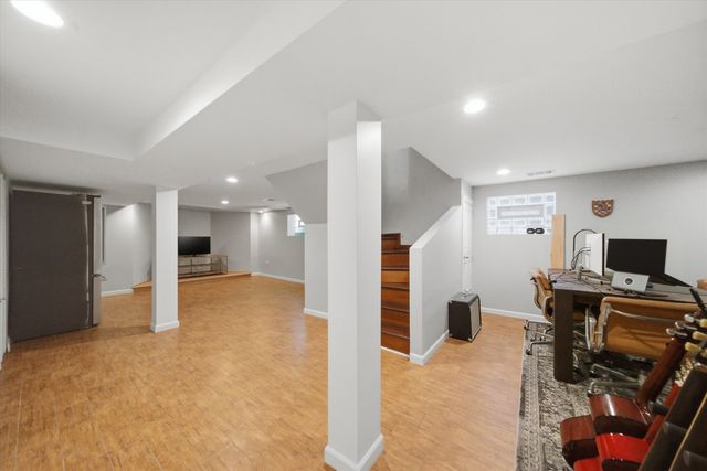 6057 N Tripp Avenue, Chicago, IL 60646