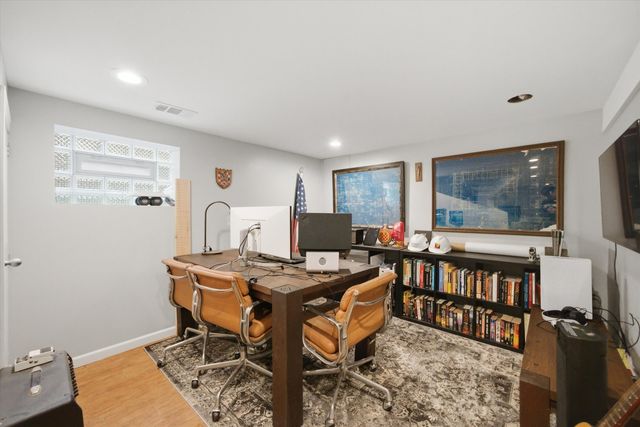6057 N Tripp Avenue, Chicago, IL 60646