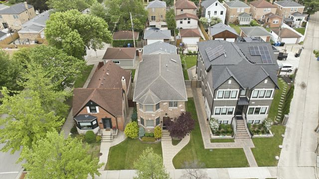 6057 N Tripp Avenue, Chicago, IL 60646