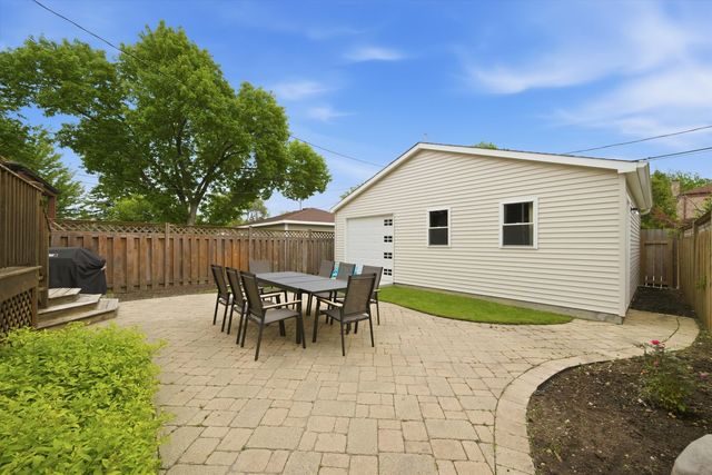 6057 N Tripp Avenue, Chicago, IL 60646