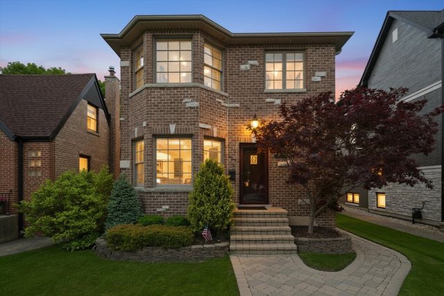6057 N Tripp Avenue, Chicago, IL 60646