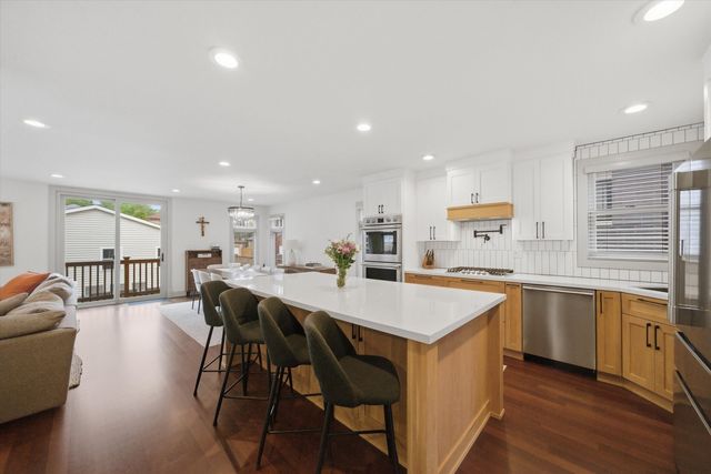 6057 N Tripp Avenue, Chicago, IL 60646