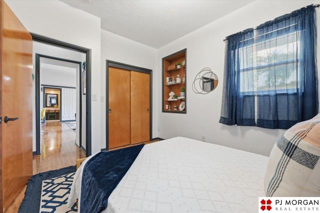 1214 S 22nd Street, Omaha, NE 68108