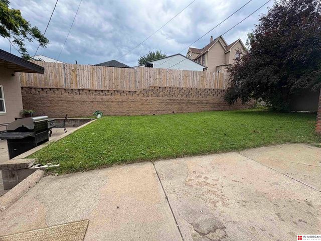 1214 S 22nd Street, Omaha, NE 68108