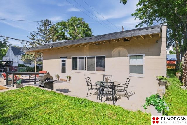 1214 S 22nd Street, Omaha, NE 68108