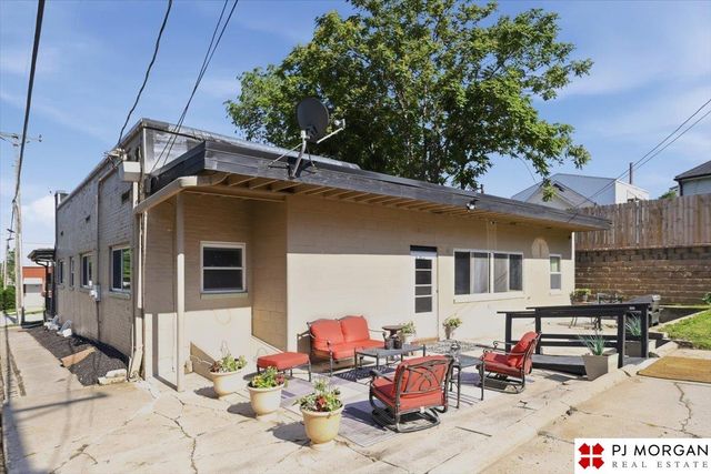 1214 S 22nd Street, Omaha, NE 68108