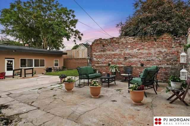 1214 S 22nd Street, Omaha, NE 68108