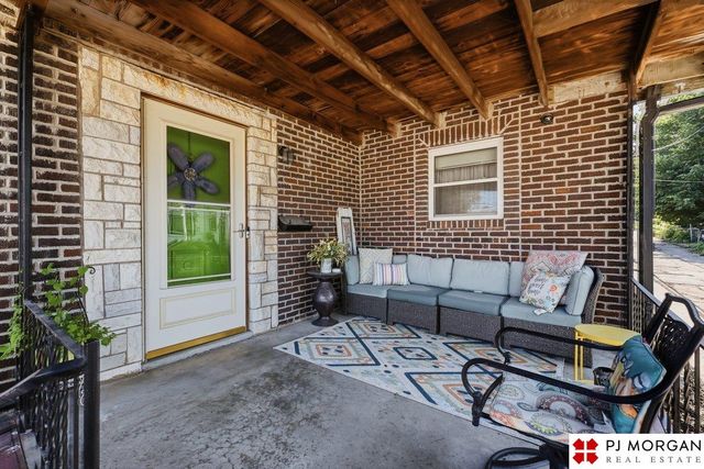 1214 S 22nd Street, Omaha, NE 68108