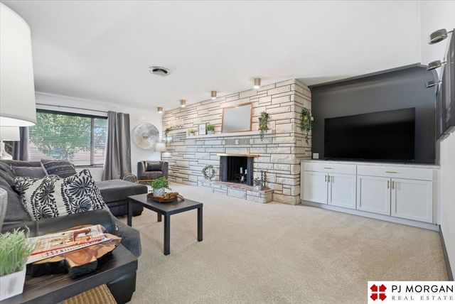 1214 S 22nd Street, Omaha, NE 68108
