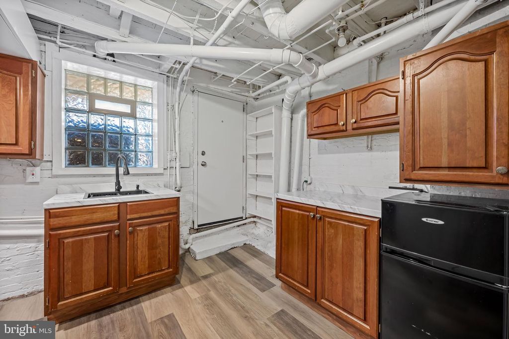 Image 24 of property listing at 4124 FALLS RD, Baltimore, MD 21211