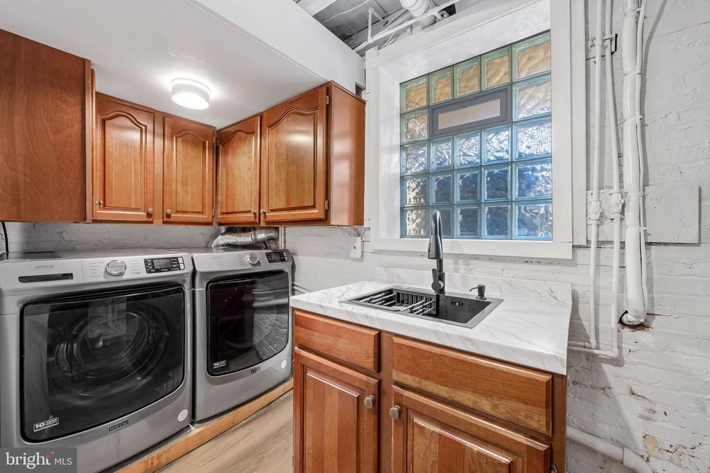 Image 25 of property listing at 4124 FALLS RD, Baltimore, MD 21211