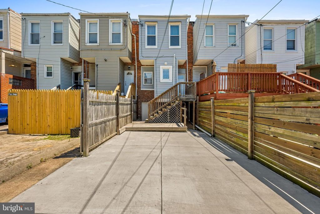 Image 27 of property listing at 4124 FALLS RD, Baltimore, MD 21211