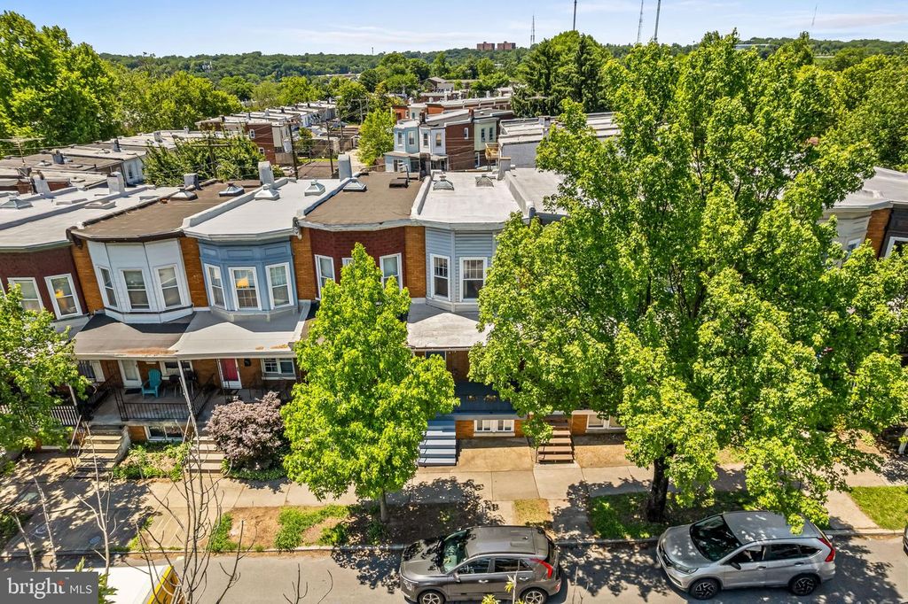 Image 30 of property listing at 4124 FALLS RD, Baltimore, MD 21211