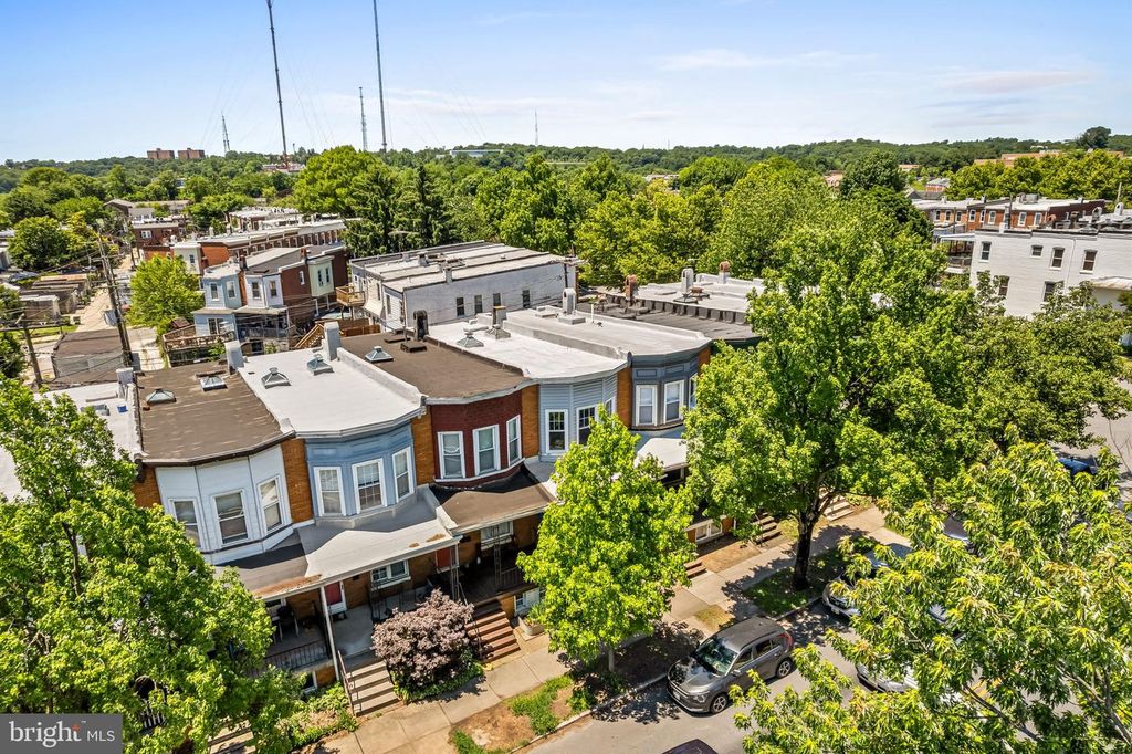 Image 31 of property listing at 4124 FALLS RD, Baltimore, MD 21211