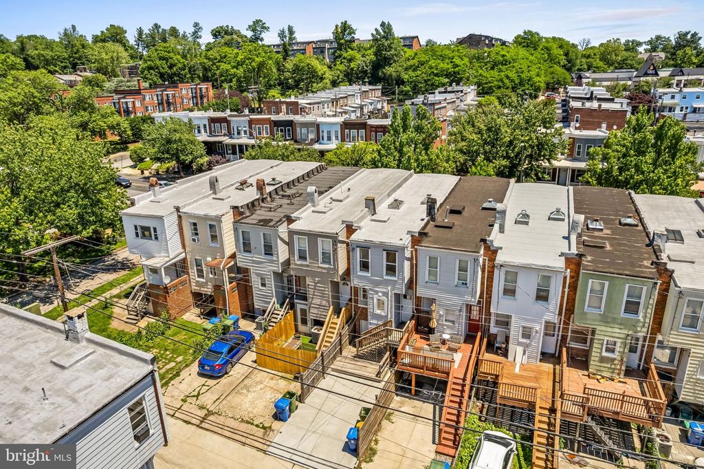 Image 35 of property listing at 4124 FALLS RD, Baltimore, MD 21211