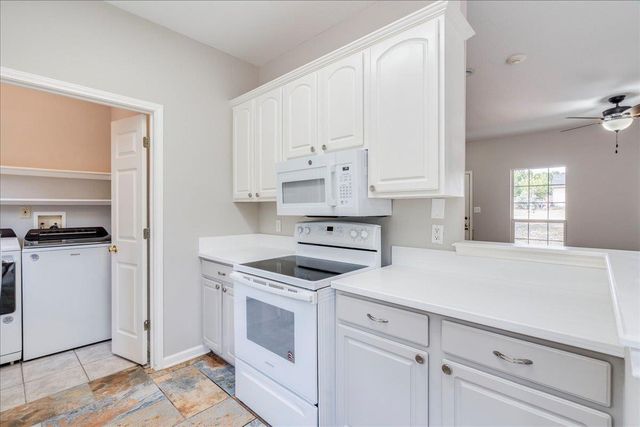 35 Country Place DR, Wimberley, TX 78676