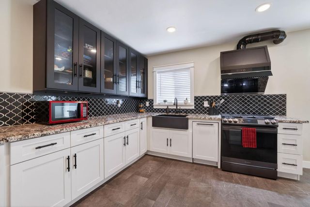 305 19th St, West Sacramento, CA 95691