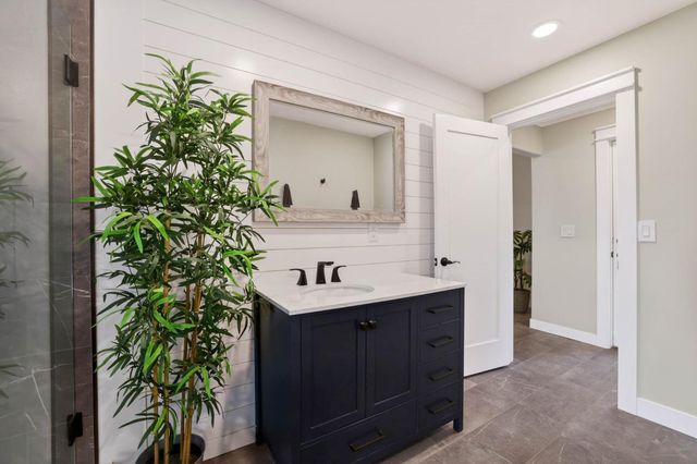 305 19th St, West Sacramento, CA 95691