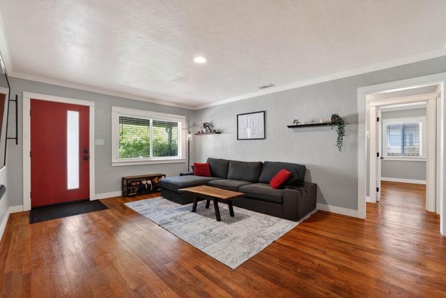 305 19th St, West Sacramento, CA 95691