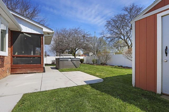 8211 65th AVENUE, Kenosha, WI 53142