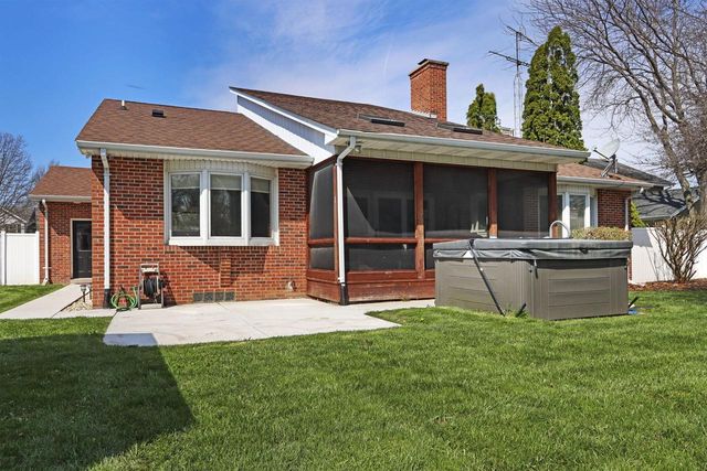 8211 65th AVENUE, Kenosha, WI 53142