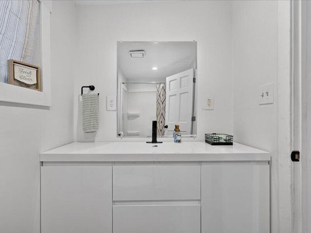 477 Orchard Avenue, Muskegon, MI 49442