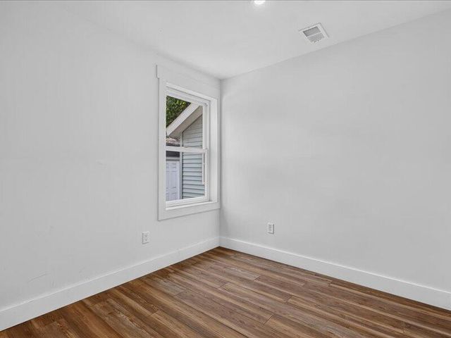 477 Orchard Avenue, Muskegon, MI 49442