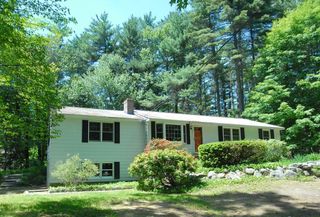 40 Shattuck St, Pepperell, MA 01463