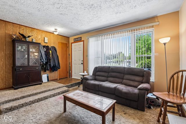 2129 Radcliffe Avenue, Indianapolis, IN 46227