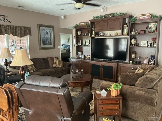 250 Diana Drive, Alamo, TX 78516