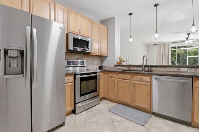 9902 Lago Drive, Boynton Beach, FL 33472