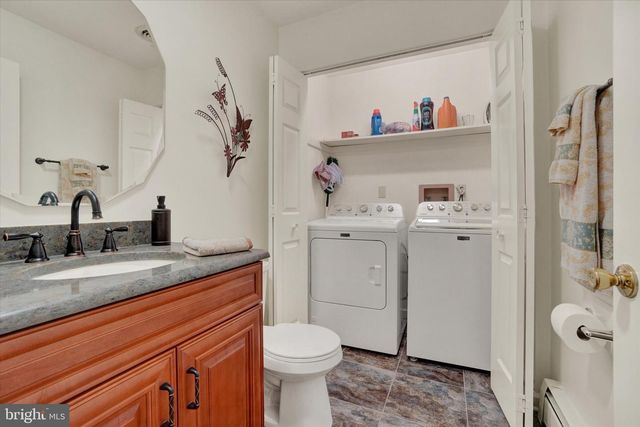 3 COUNTRY MANOR LN, New Freedom, PA 17349