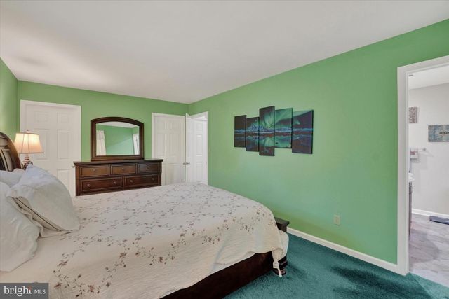 3 COUNTRY MANOR LN, New Freedom, PA 17349