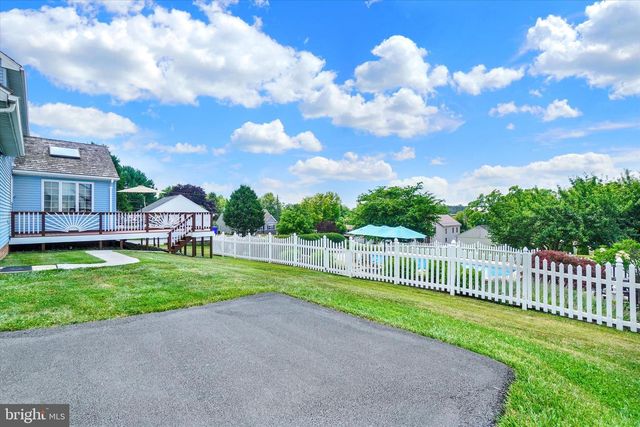 3 COUNTRY MANOR LN, New Freedom, PA 17349