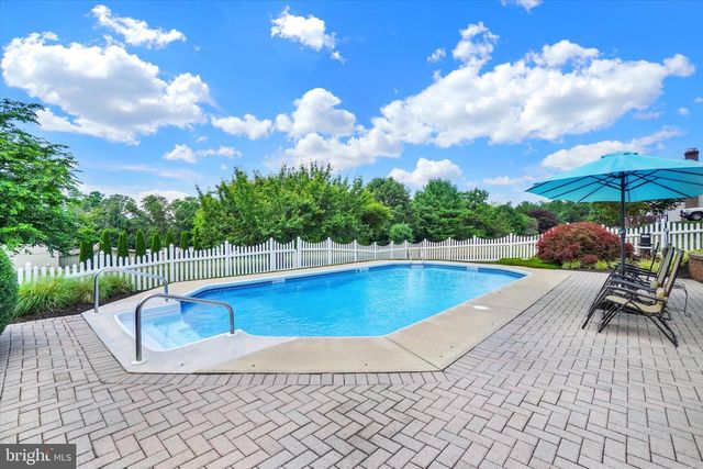 3 COUNTRY MANOR LN, New Freedom, PA 17349