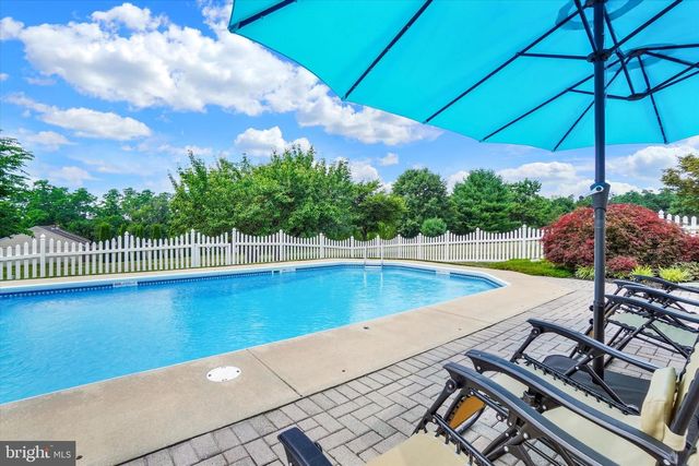 3 COUNTRY MANOR LN, New Freedom, PA 17349