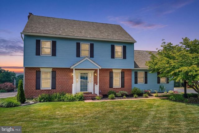 3 COUNTRY MANOR LN, New Freedom, PA 17349
