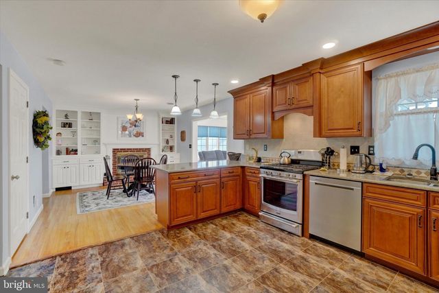 3 COUNTRY MANOR LN, New Freedom, PA 17349