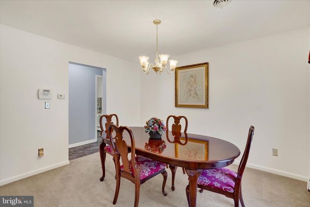 3 COUNTRY MANOR LN, New Freedom, PA 17349
