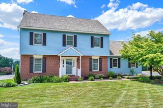 3 COUNTRY MANOR LN, New Freedom, PA 17349