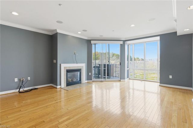 2303 William Styron SQ S, Newport News, VA 23606