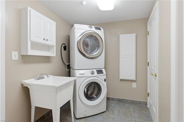 2303 William Styron SQ S, Newport News, VA 23606