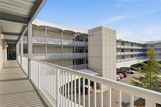 2303 William Styron SQ S, Newport News, VA 23606