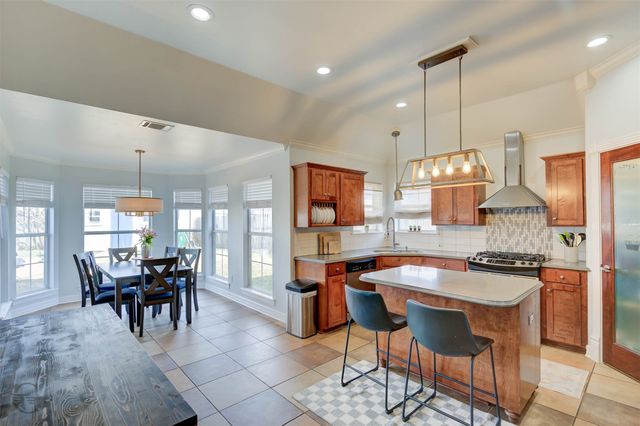 5861 Bluebonnett Drive, Bossier City, LA 71112