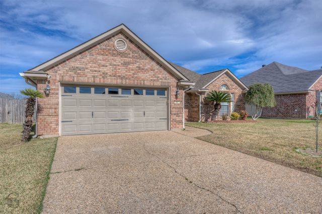 5861 Bluebonnett Drive, Bossier City, LA 71112